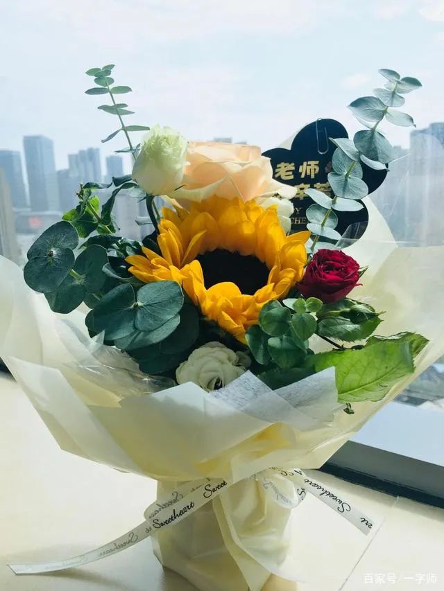 送送花賀卡內(nèi)容_送花送幾朵_送送花的送